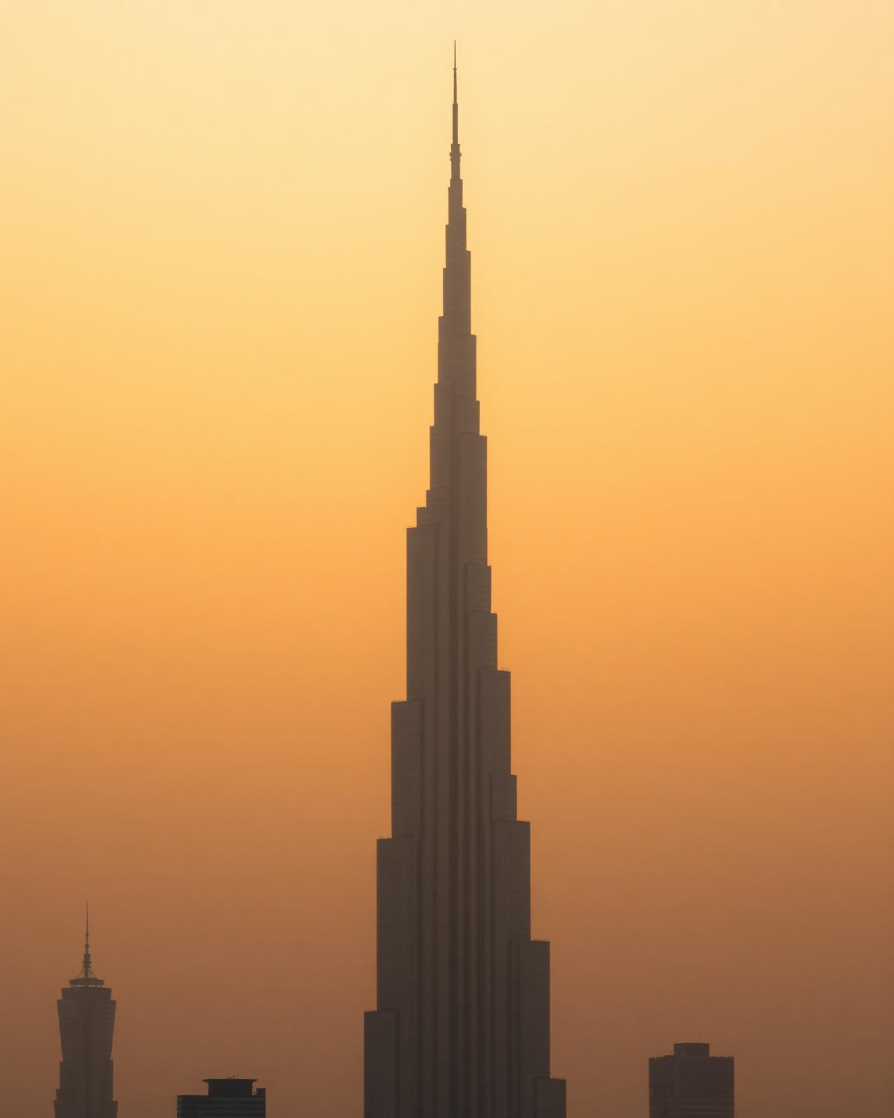 Burj Khalifa bij zonsondergang in Dubai